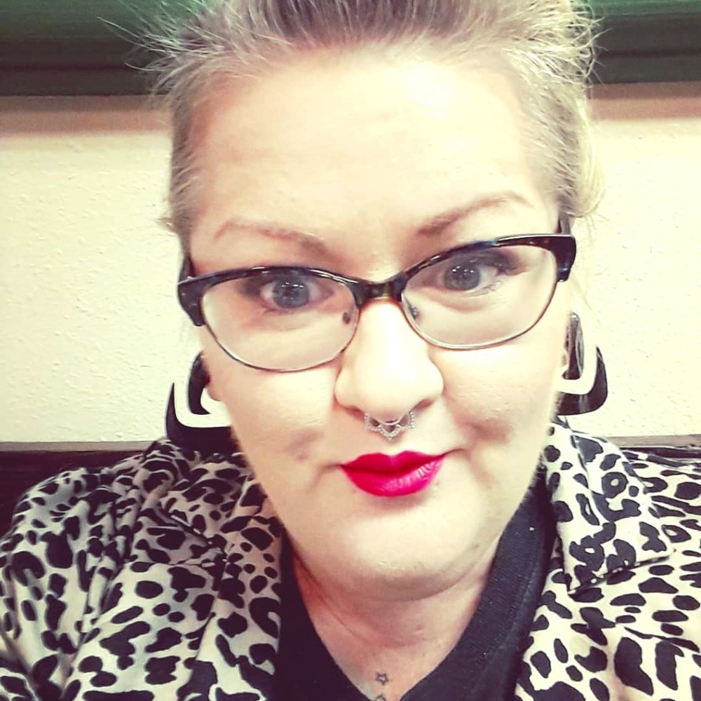 Meet your Posher, Stephany